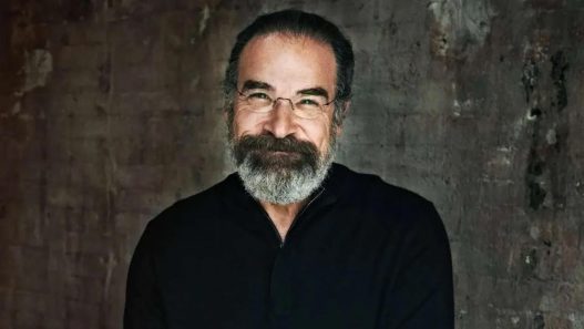 Mandy Patinkin sarà Odino nella serie di "God of War"