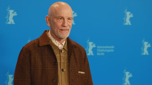 John Malkovich entra nel cast di "Bishop", serie TV Prime Video con Joel Kinnaman