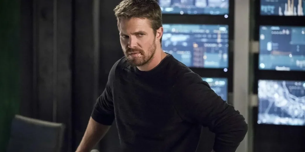 Stephen Amell sarà Hobie nel reboot di "Baywatch" della Fox