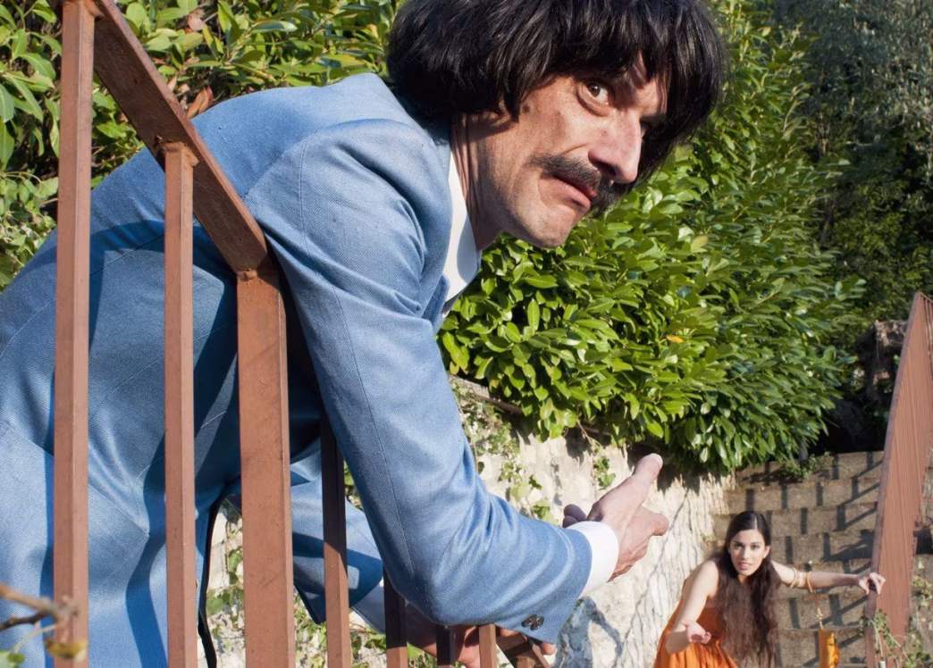 Fiabeschi torna a casa: ognuno porta la sua croce